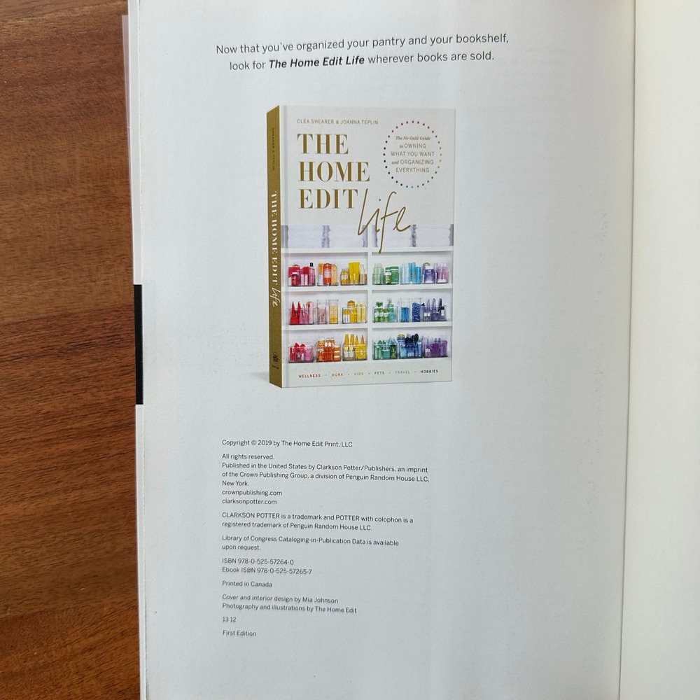 The Home Edit Clea Shearer Joanna Teplin 2019 First Edition Labels Decluttering - Picture 2 of 5